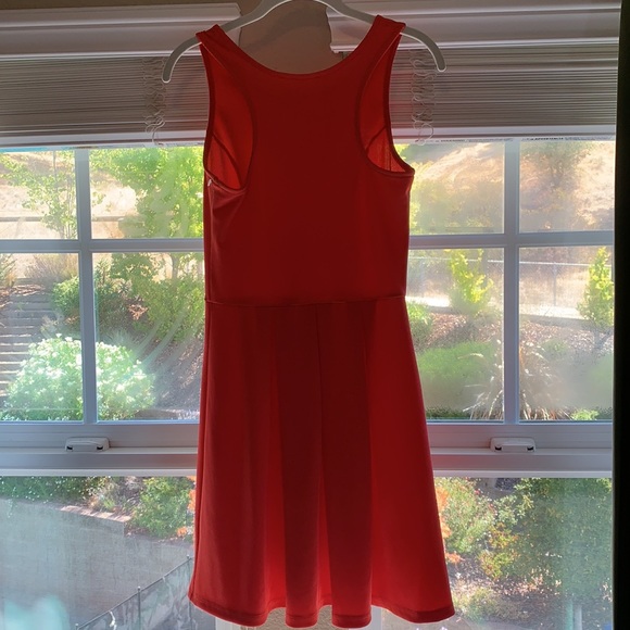 Red dress - Picture 3 of 4